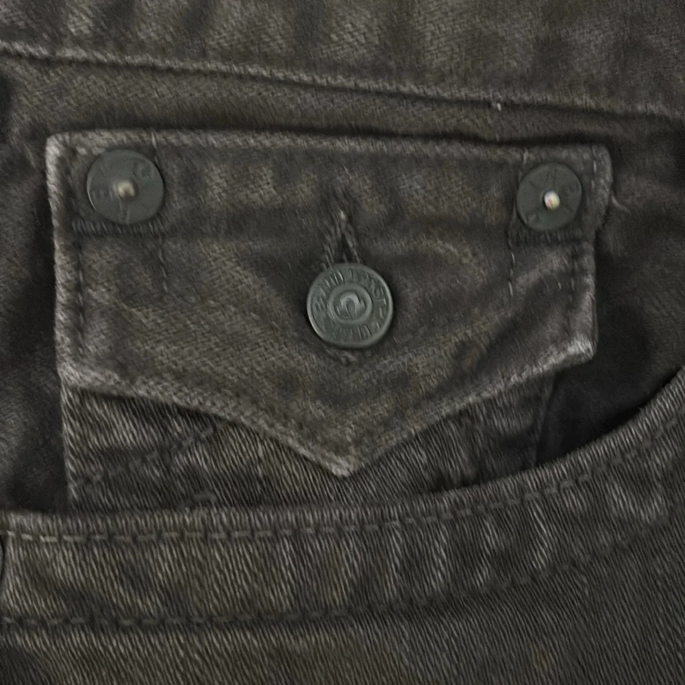 True Religion Ricky W/Flaps Relaxed Straight Jean